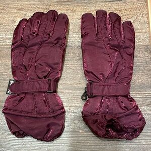 Cranberry color winter gloves
